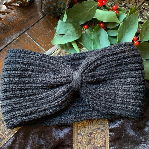 Beautiful 100% HANDMADE CROCHETED & WOOL Butterfly warm headband - Picture 7 of 9